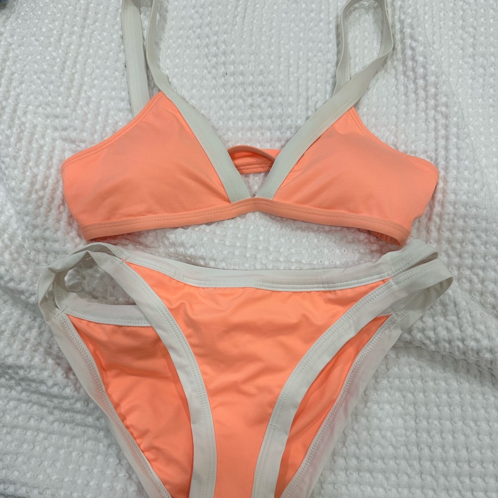 L*space bikini- size M, cute coral!! (both top AND bottom!!)